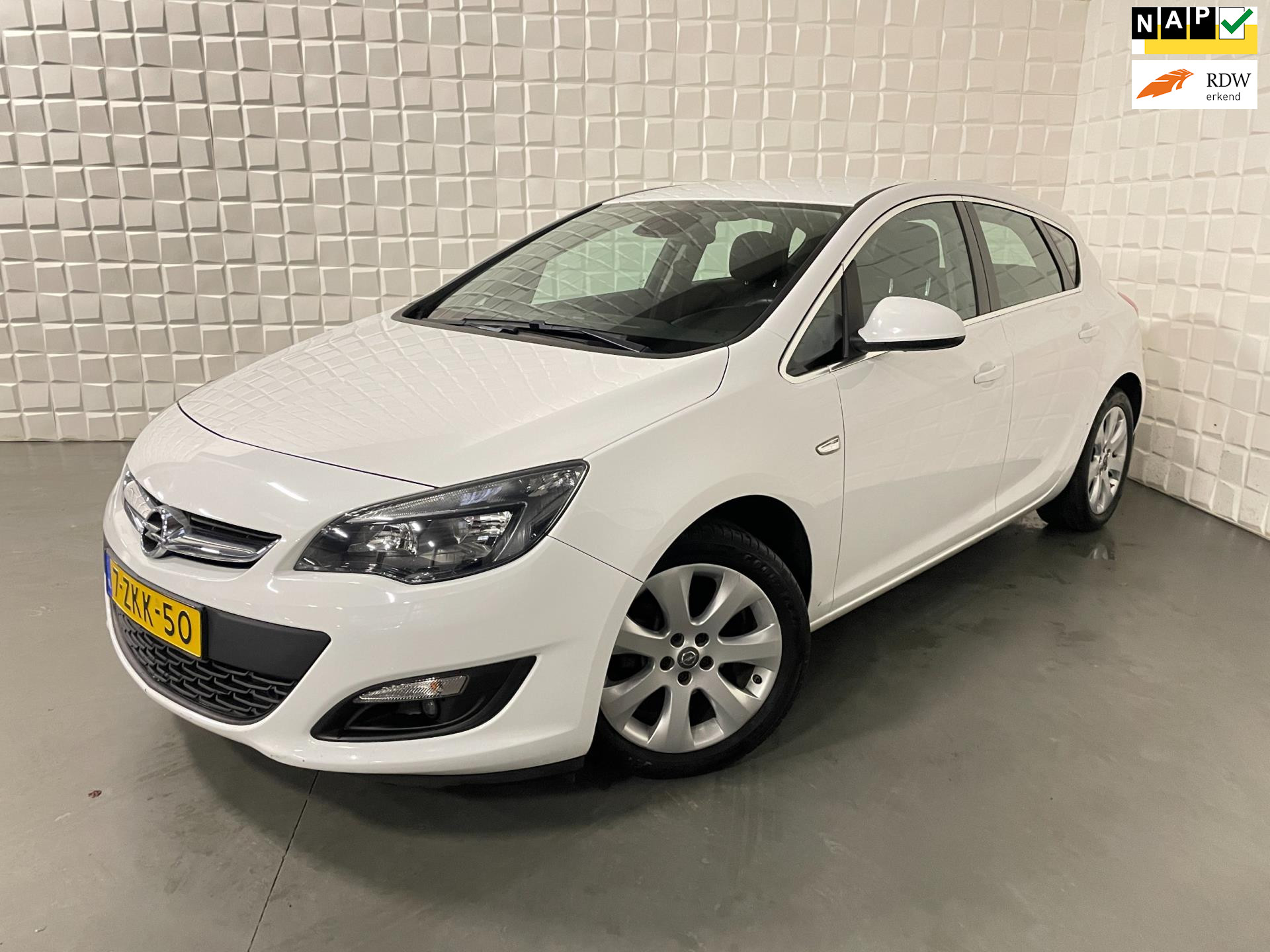 Opel-Astra-fairautolease.nl